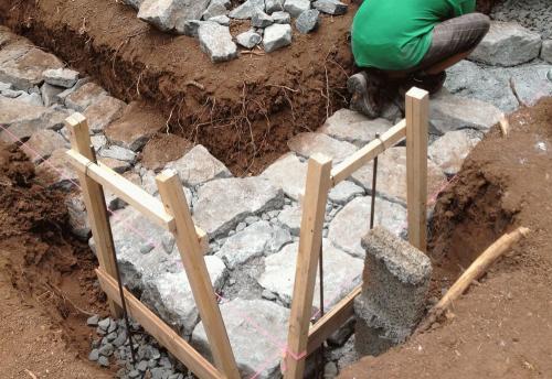 Нужно ли армировать бутобетонный фундамент. Этапы создания бутобетонного фундамента