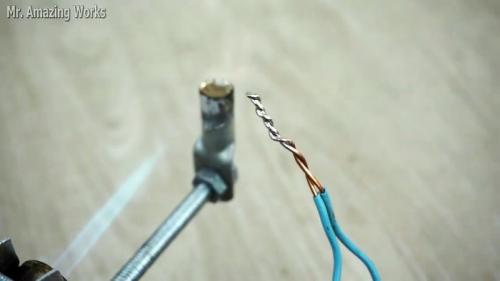 Приспособление для скрутки проволоки. Приспособление для лужения проводов