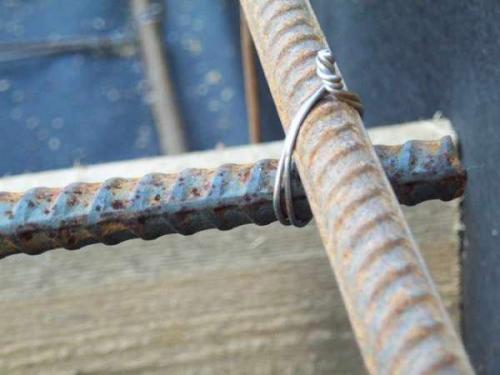 Вязка арматуры своими руками с помощью шуруповерта. Как правильно вязать арматуру: помощь крючка, шуруповерта или пистолета 03