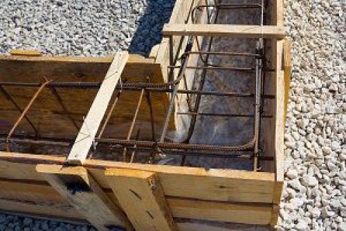 Армирование фундамента в один ряд.