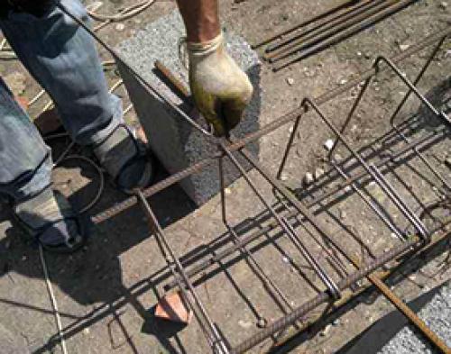 Сколько стоит связать арматуру. Во сколько обойдется вязка арматуры для фундамента?