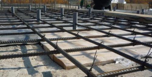 Как вязать арматуру под плиту. Как правильно вязать арматуру для монолитной плиты – общие сведения