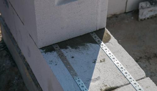 Армирование газобетона перфорированной лентой. Материалы для армирования