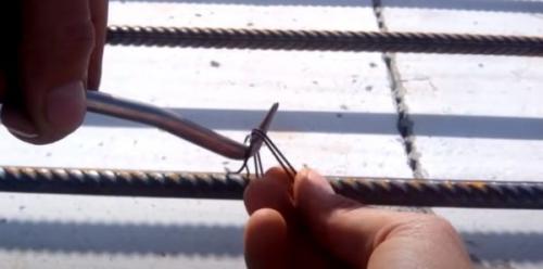 Насадка на шуруповерт для вязки арматуры. Три варианта вязального крючка для арматуры разной степени сложности