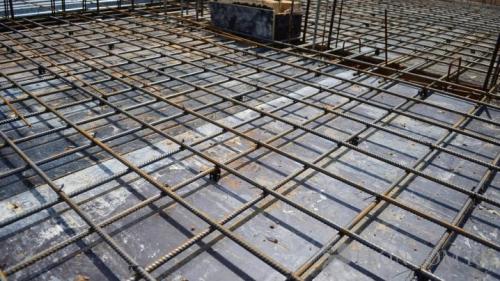 Вязка арматуры для плитного фундамента. Как правильно вязать арматуру для монолитной плиты – общие сведения 03