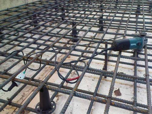Через сколько вязать арматуру на плиту схема. Какие материалы используются? 19