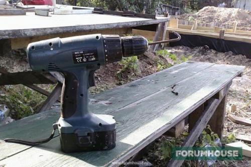 Как вязать арматуру шуруповертом. Вязка арматуры при помощи реверсивного крючка, пластиковыми стяжками и шуруповёртом