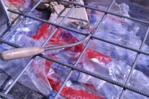 Как вязать арматуру крючком. Арматуру в каркасы лучше варить или вязать?