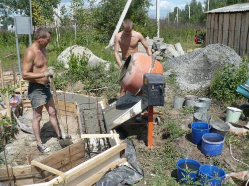 Фундамент для дома своими руками. Описание процесса возведение фундамента на примере ленточного основания