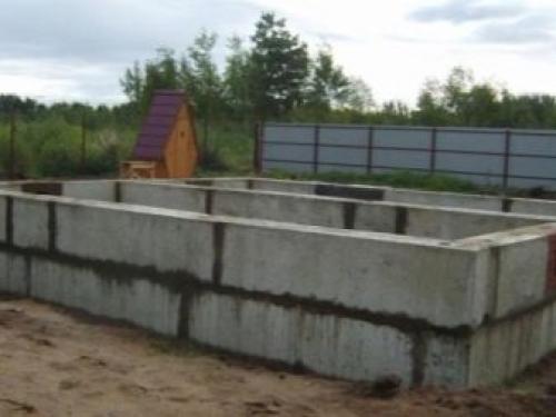 Самый бюджетный ленточный фундамент. Какой фундамент дешевле ленточный или блочный. Какой фундамент дешевле монолитный или из фбс 12 Самый бюджетный ленточный фундамент. Какой фундамент дешевле ленточный или блочный. Какой фундамент дешевле монолитный или из фбс 12