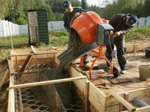 Как залить ленточный фундамент своими руками. 10 Как залить ленточный фундамент своими руками. 10