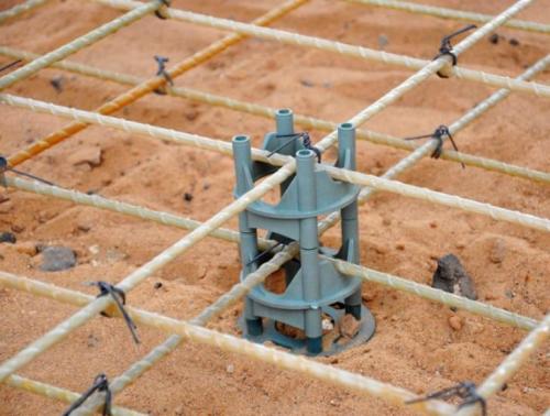 Какая арматура лучше для фундамента железная или пластиковая. Особенности применения в разных видах фундаментов