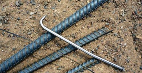 Как вязать арматуру для фундамента. Связывание арматуры вязальным пистолетом: за и против