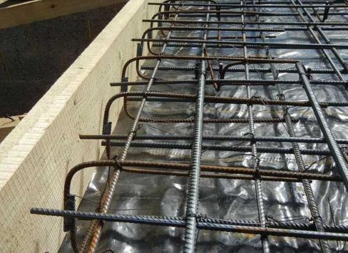 Как вязать арматуру проволокой. Как правильно вязать арматуру для монолитной плиты