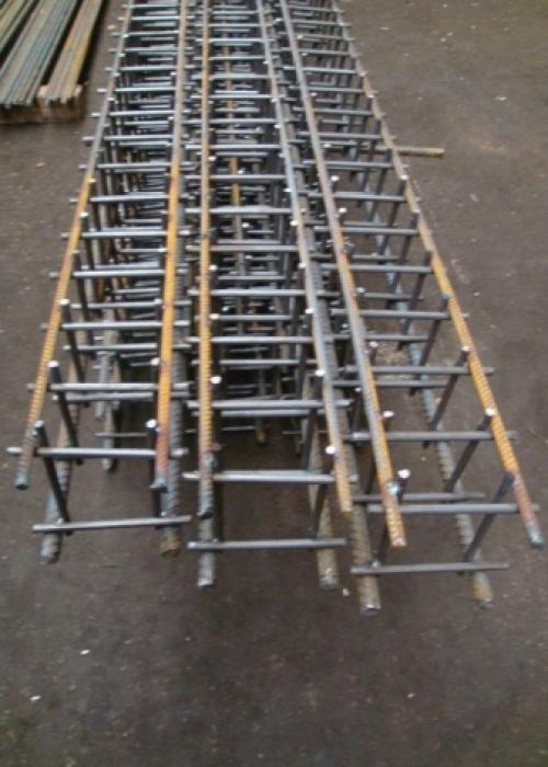 Как проволокой вязать арматуру для свай своими руками. Отличие ростверка от ленточного фундамента 04