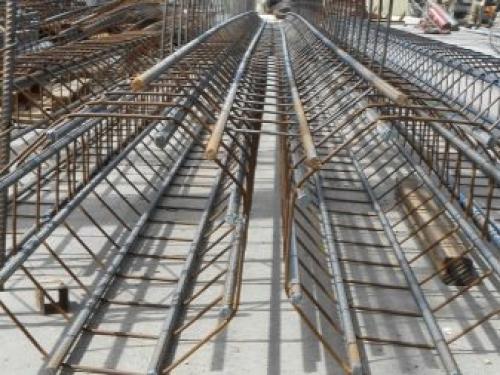 Как проволокой вязать арматуру для свай своими руками. Отличие ростверка от ленточного фундамента 05