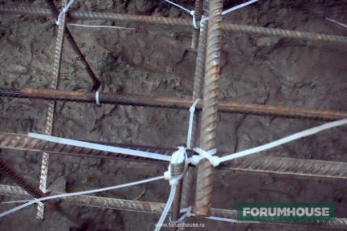 Как вязать арматуру крючком. Вязка арматуры при помощи реверсивного крючка, пластиковыми стяжками и шуруповёртом