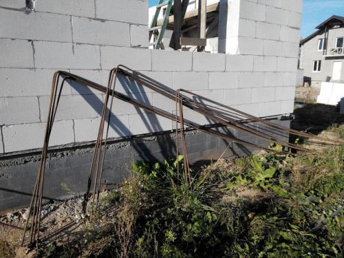 Хомуты для армопояса. Гнем арматуру на армопояс