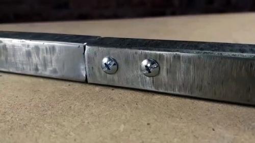 Как соединить две трубы под 90 градусов без сварки. Процесс соединения двух одинаковых профильных квадратных труб без сварки